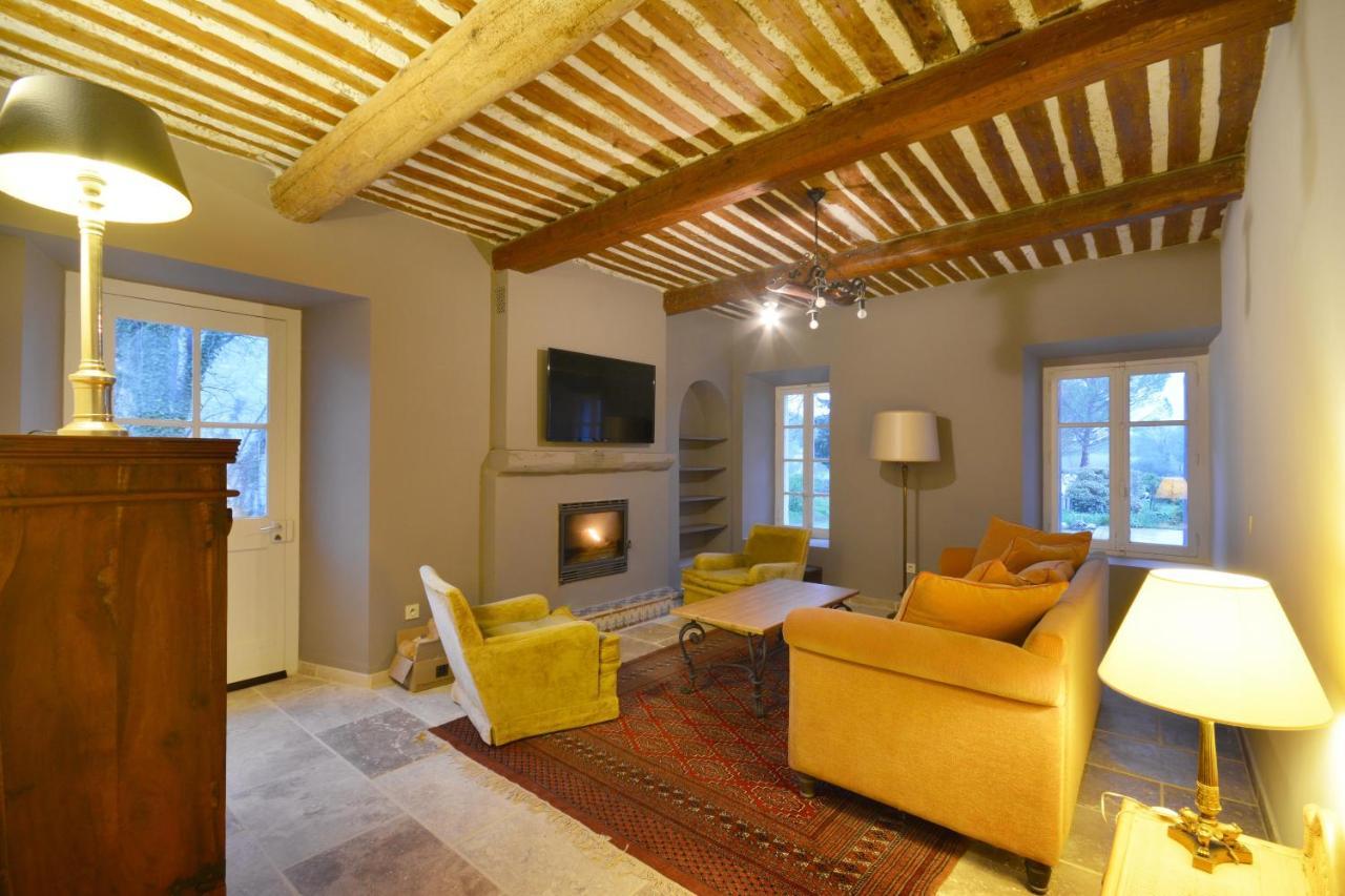 Ancien Mas Du Moulin Bed & Breakfast Eygalieres  Bagian luar foto