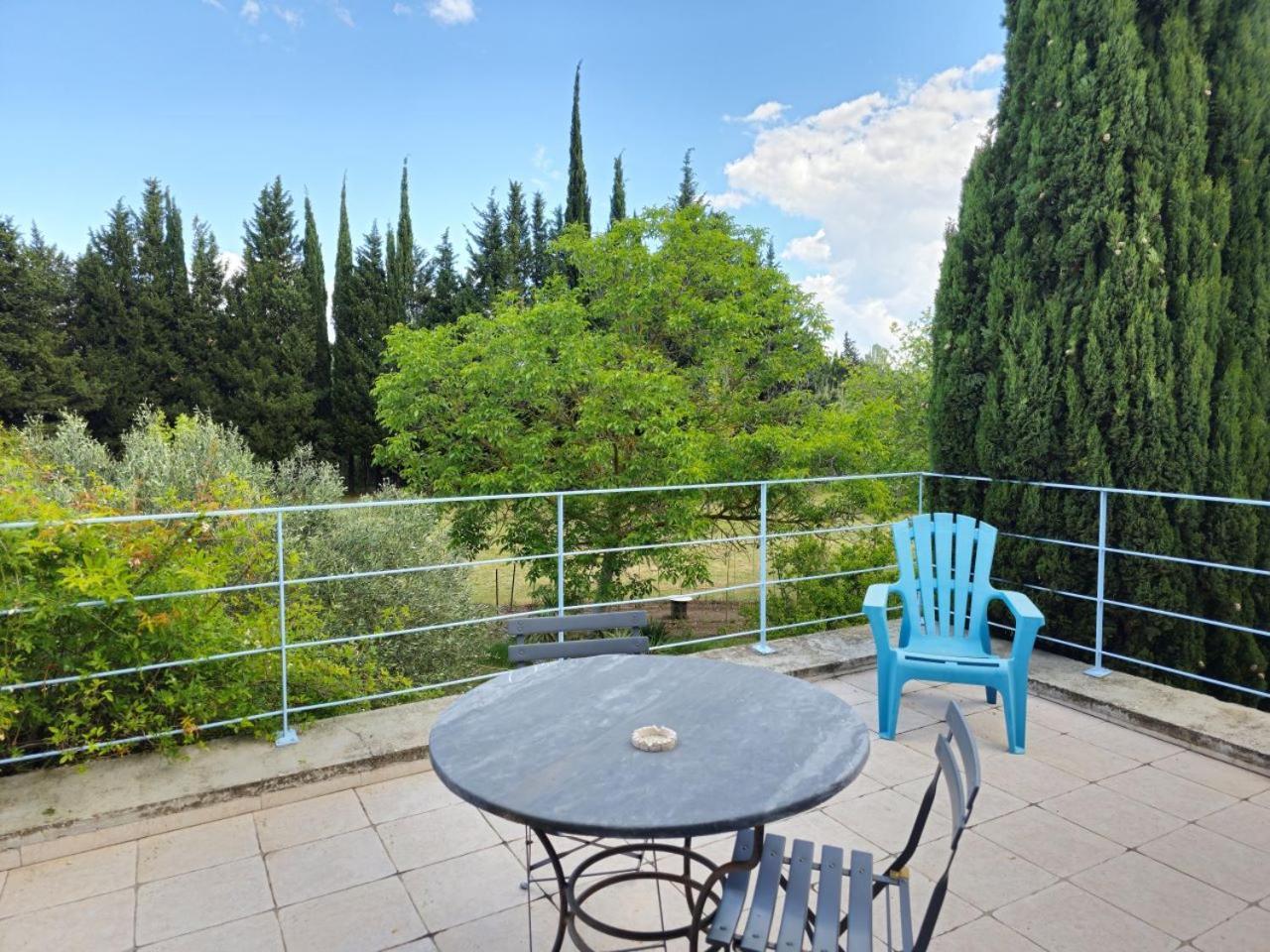 Ancien Mas Du Moulin Bed & Breakfast Eygalieres  Bagian luar foto