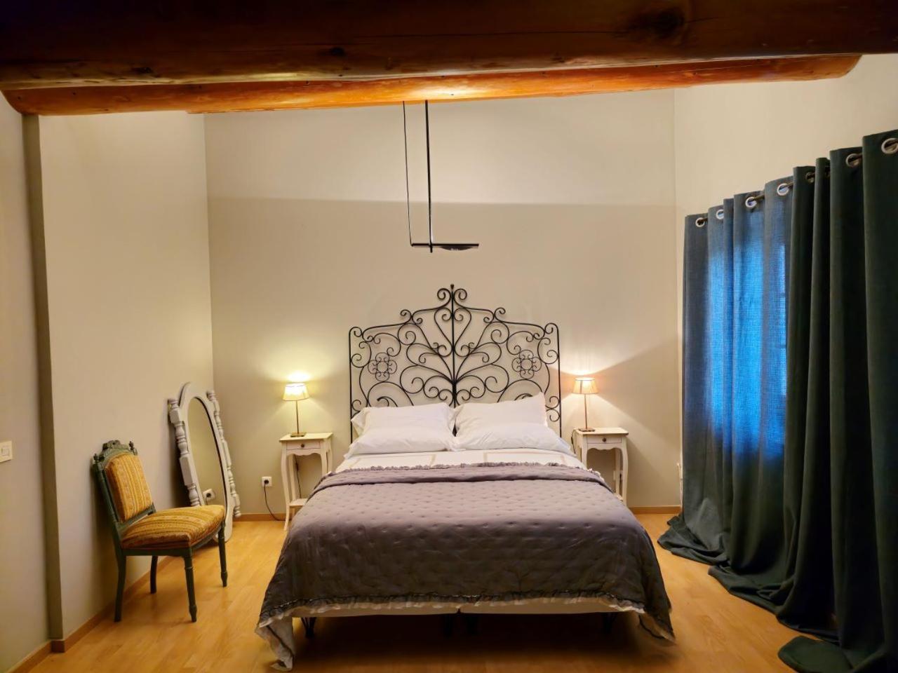Ancien Mas Du Moulin Bed & Breakfast Eygalieres  Bagian luar foto