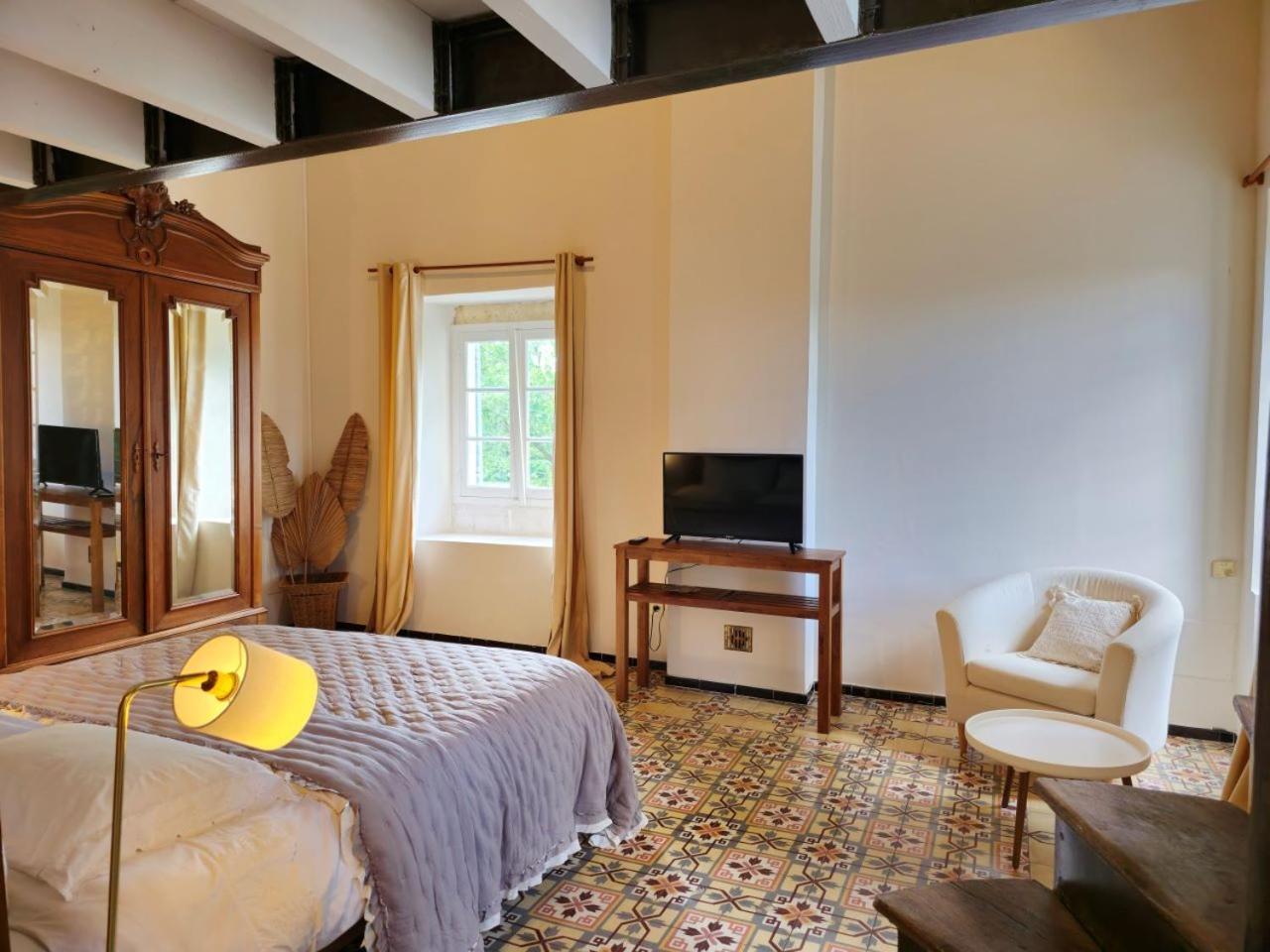 Ancien Mas Du Moulin Bed & Breakfast Eygalieres  Bagian luar foto