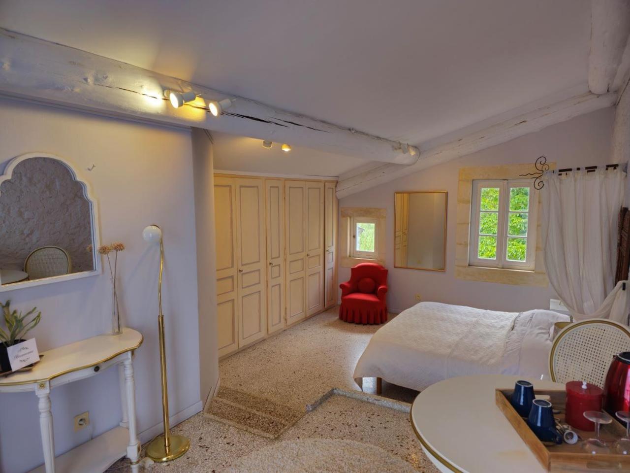 Ancien Mas Du Moulin Bed & Breakfast Eygalieres  Bagian luar foto