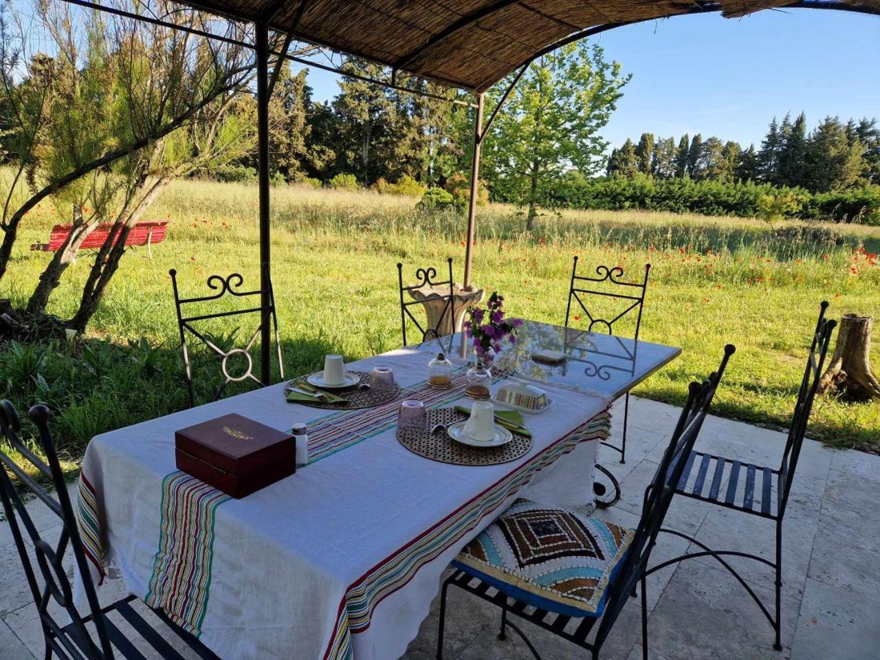 Ancien Mas Du Moulin Bed & Breakfast Eygalieres  Bagian luar foto